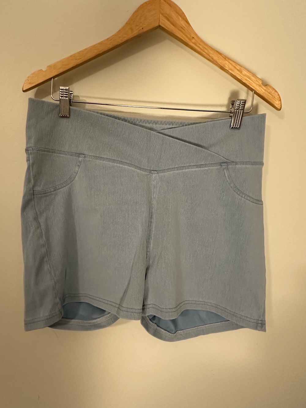NWOT Halara Flex™ Crossover High Waist Pockets Wide Leg Washed Denim shorts - Picture 3 of 5